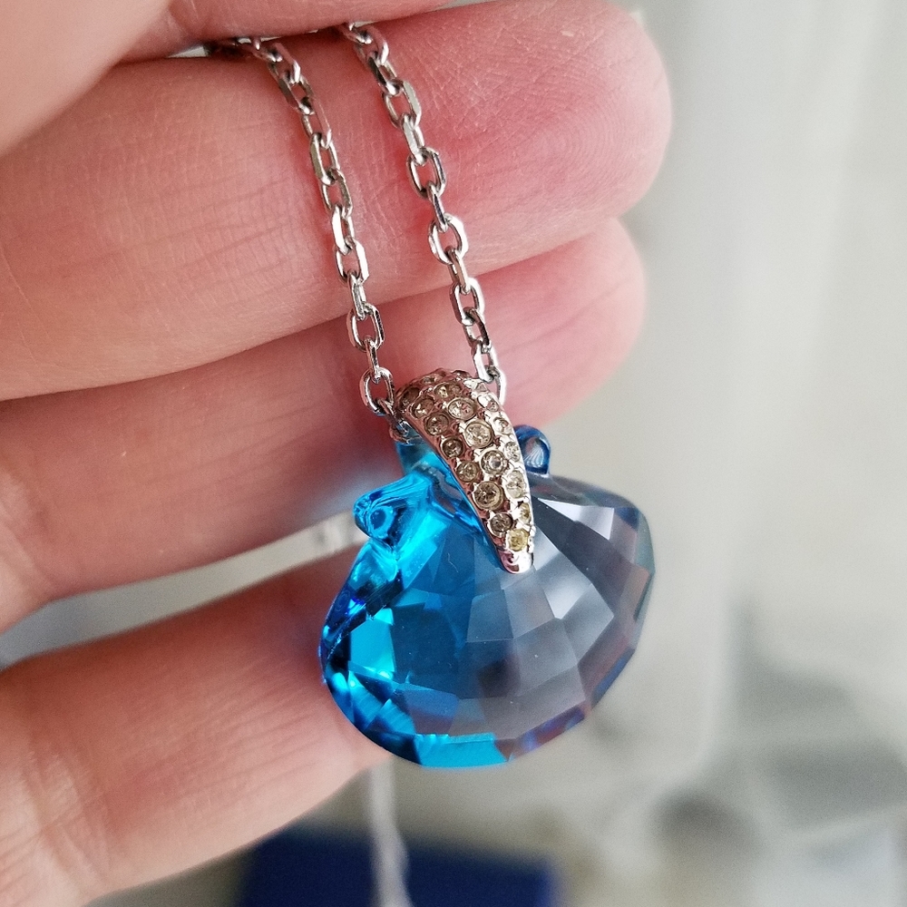 AUTHENTIC Swarovski Limited Edition Turquoise Seashell Necklace - Picture 5 of 16